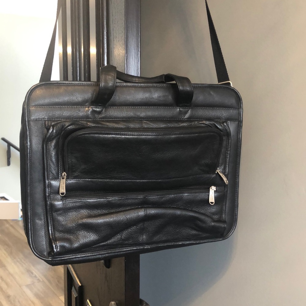 Excellent condition Wilson laptop business bag